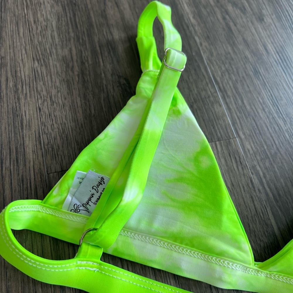 Bikini - Picture 4 of 5